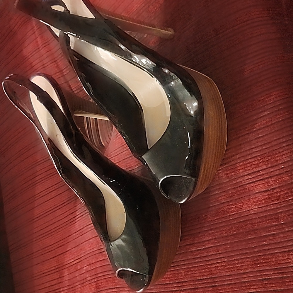 Shoes - Picture 2 of 5